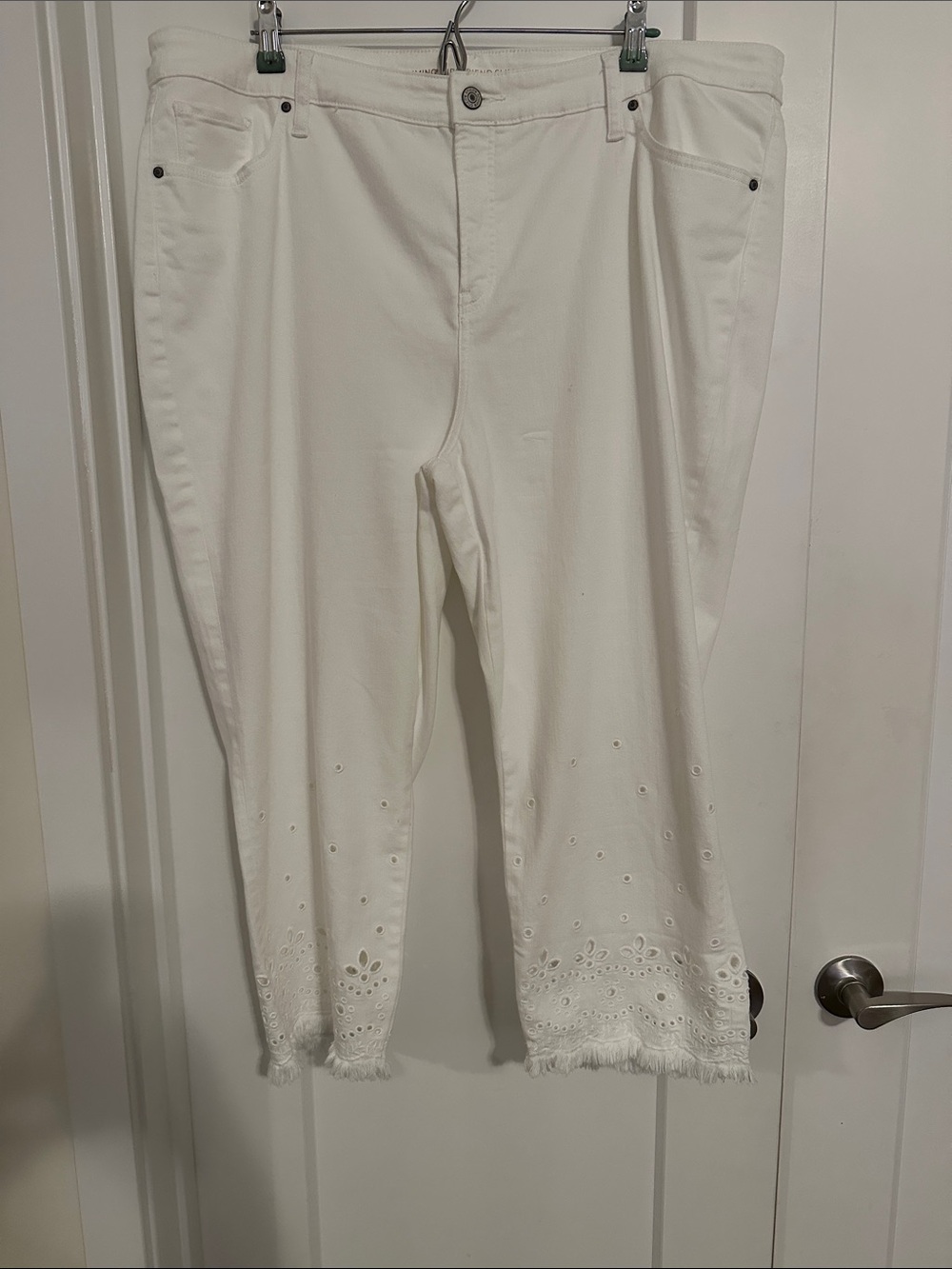 Chico’s So Slimming Girlfriend Crop Ankle jeans sz 4